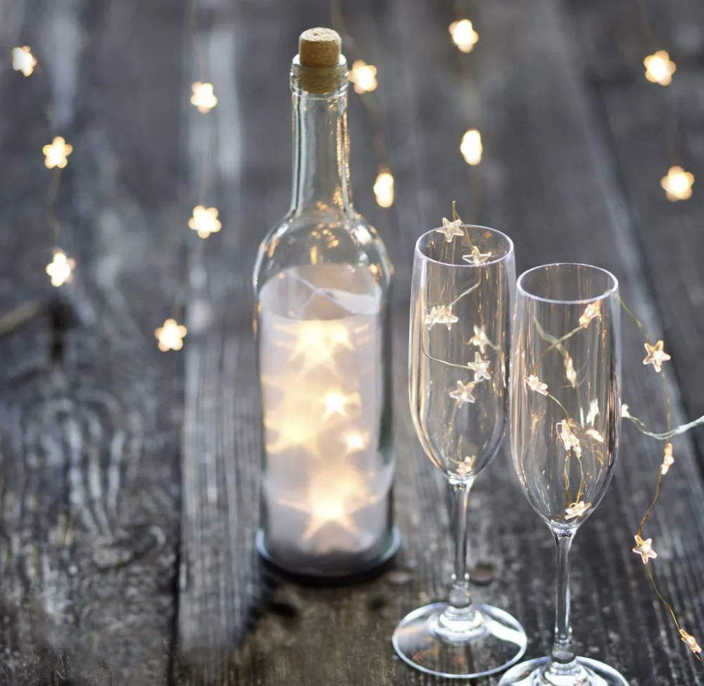 Lucine a LED a 60 stelle alimentate a batteria su luci a corda in filo di rame color argento lungo 10 piedi per uso esterno e interno per feste di Natale